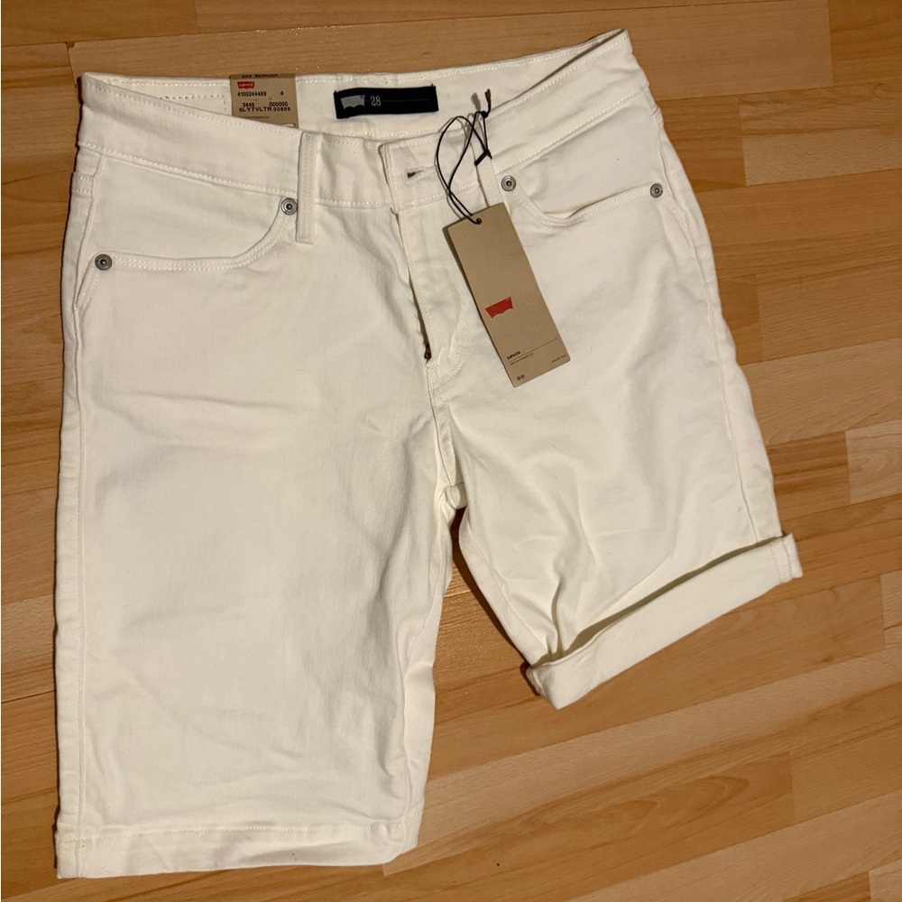Levi's White Bermuda Shorts